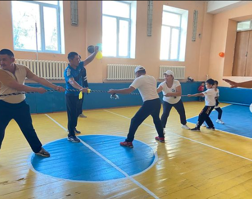 ӘКЕ, ШЕШЕ ЖӘНЕ МЕН ДОСТАСАМЫЗ СПОРТПЕН