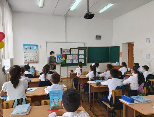 "Қауіпсіз жол" тақырыбында сынып сағаттары