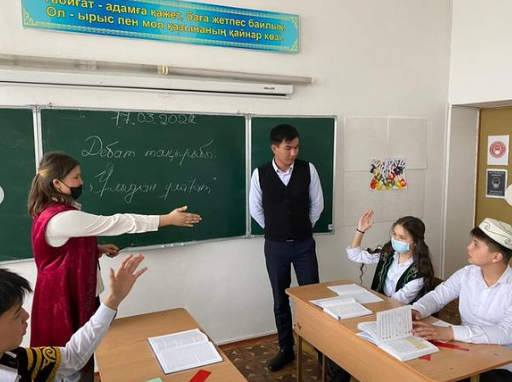 “Ұлыдан ұлағат” тақырыбында мектепішілік дебат